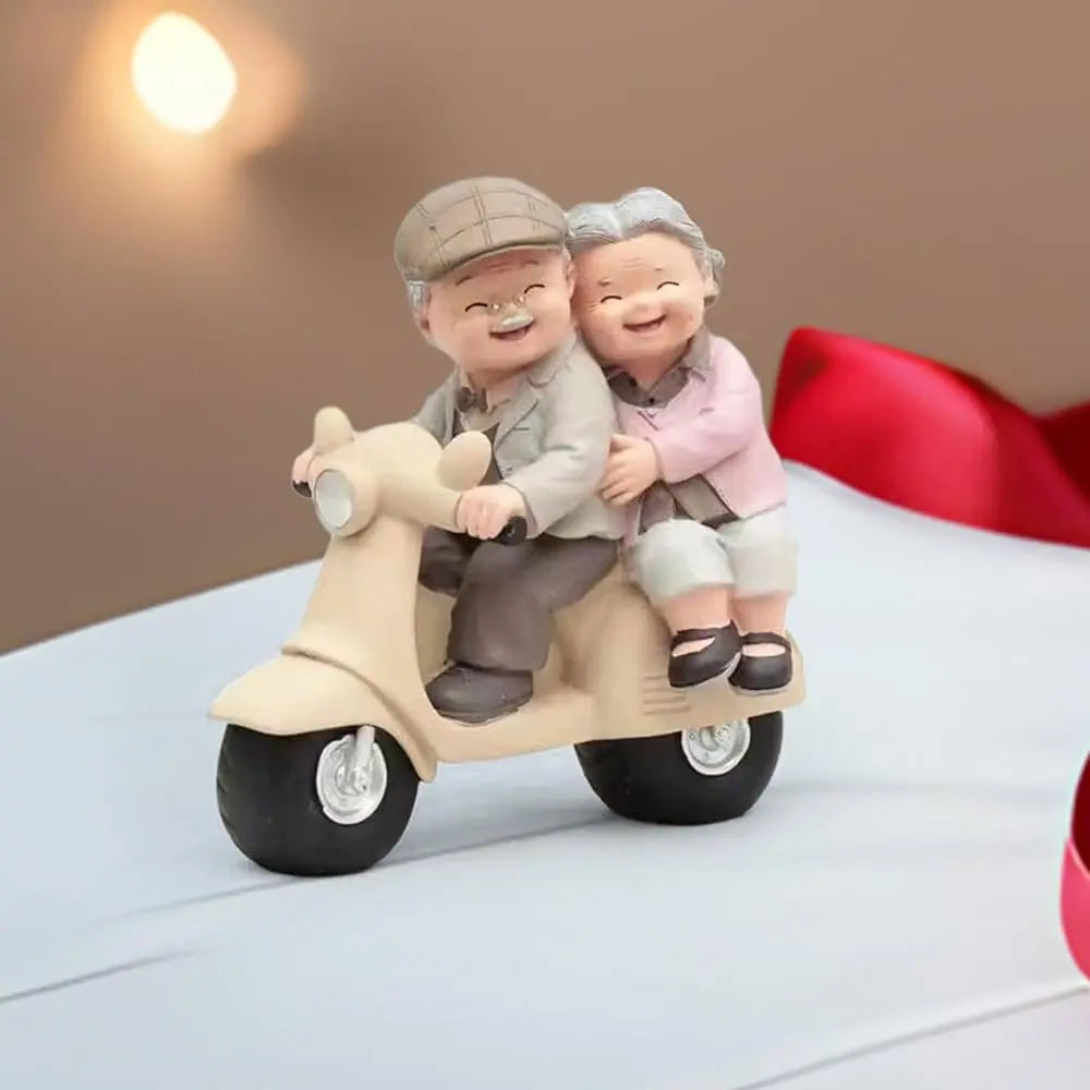 MINI LOVING COUPLE SCULPTURE RIDING SCOOTER