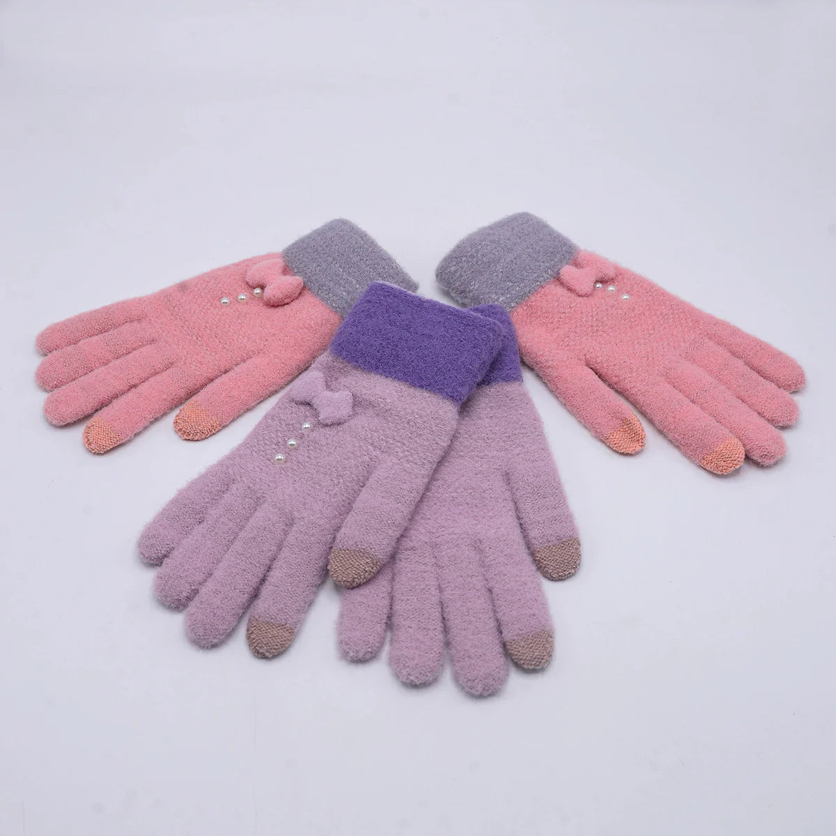 PRETTY HAND GLOVES